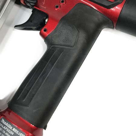 €€ MAKITA マキタ 高圧仕上釘打 55mm エアダスタ付 AF552H レッド