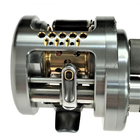 SHIMANO シマノ 04カルカッタコンクエスト 101DC LIVREハンドル交換 01866