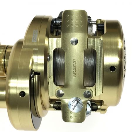  SHIMANO シマノ 15 カルカッタコンクエスト 15ｶﾙｶｯﾀｺﾝｸｴｽﾄ 201HG 左ハンドル