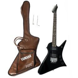 ## YAMAHA ヤマハ HR-3 山本恭司モデル  エレキギター ソフトケース付 Dランク