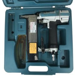 ## MAKITA マキタ 仕上げ釘打機 常圧 50mm AF502 動作確認済み Cランク