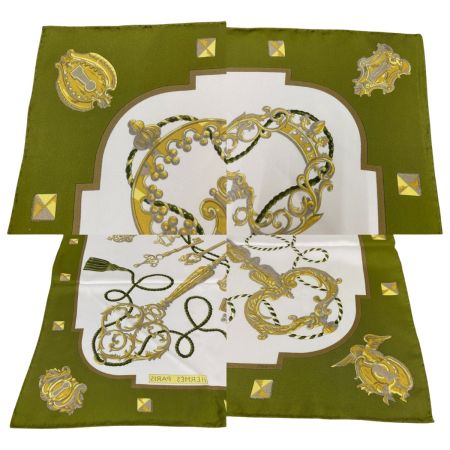  HERMES エルメス カレ90 鍵柄 大判シルクスカーフ オリーブ