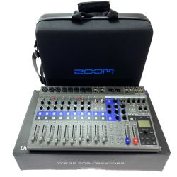 ## ZOOM ズーム LiveTrak LiveTrak L-12 デジタルミキサー ケース付 Bランク