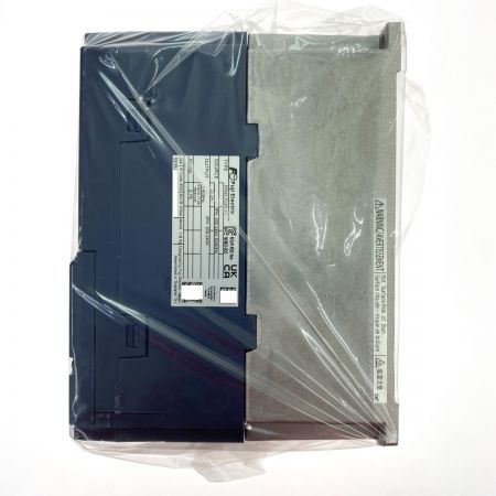  富士電機 インバーター FRN3.7C2S-2J 未使用品