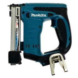 ## MAKITA マキタ 14.4V 充電式タッカ ST120D 本体のみ J線/10mm 本体のみ Cランク
