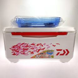 ## DAIWA ダイワ ライトトランクα S3200 IM RD レッド イカ様トレー(S)3枚付属 Bランク