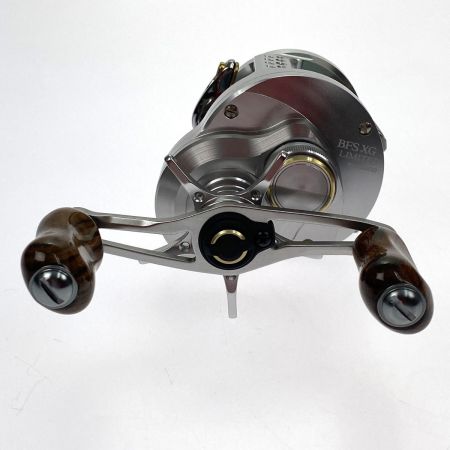  SHIMANO シマノ 26 カルカッタコンクエスト BFS リミテッド XG LEFT 049353 木製ハンドルノブ