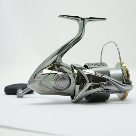  SHIMANO シマノ  18ステラ　ケース付　4000XG-J 4000XG-J 一部地域を除き送料無料