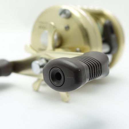 SHIMANO シマノ CALCUTTA 200XT CALCUTTA 200XT ゴールド 一部地域を除き送料無料