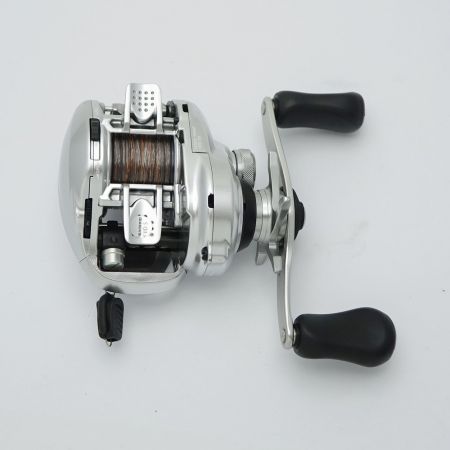  SHIMANO シマノ ベイトリール　メタ二ウムMGLXG右 Metanium 右 一部地域を除き送料無料