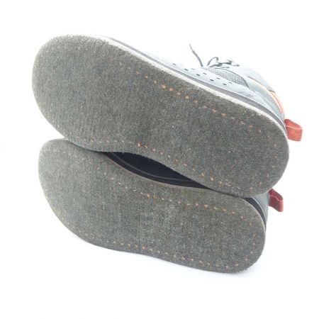  SIMMS TRIBUTARY　ウェーディングシューズ TRIBUTARY 9サイズ　一部地域を除き送料無料