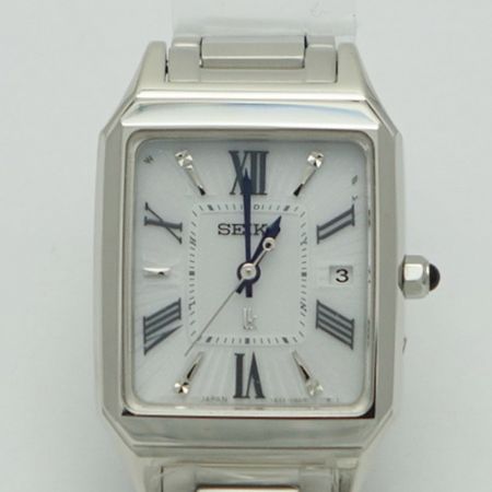 11,475円美品　SEIKO セイコー　腕時計 LUKIA 1B32-0AL0