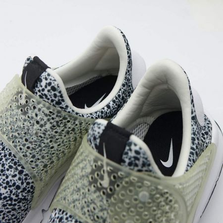  NIKE ナイキ SOCKDARK　スニーカー　27.0cm 942198-100 ブラック×ホワイト x ホワイト 一部地域を除き送料無料