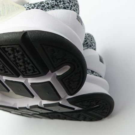  NIKE ナイキ SOCKDARK　スニーカー　27.0cm 942198-100 ブラック×ホワイト x ホワイト 一部地域を除き送料無料