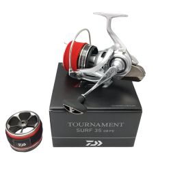 ◆◆ DAIWA ダイワ スピニングリール 替えスプール付 18トーナメントサーフ35 【一部地域を除き送料無料】 Bランク