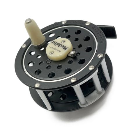  PFLUEGER Medalist 1492 1/2AK　フライリール