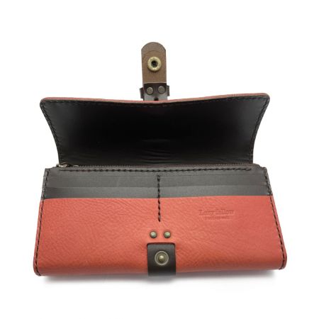  Lazy fellow 長財布　Wファスナー ピンク 小銭入れ部分に劣化あり