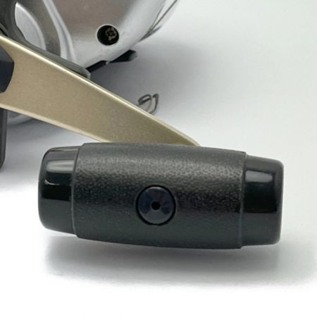  SHIMANO シマノ SLS2000 小船　両軸リール　本体のみ SLS2000