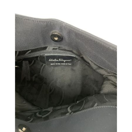  Salvatore Ferragamo サルヴァトーレフェラガモ タイトショルダーバッグ AU218194 ブラック