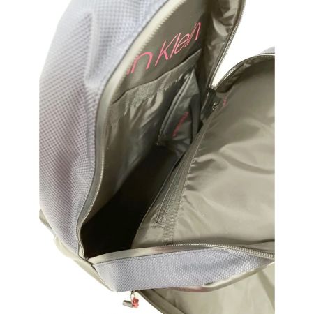  Calvin Klein カルバンクライン K50K505118 CEF REVEALED ROUNDBACKPACK ネイビー