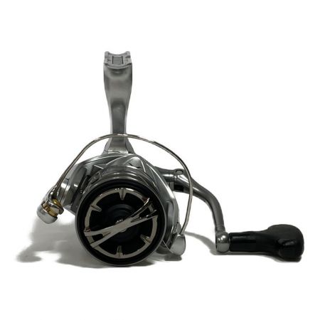  SHIMANO シマノ スピニングリール STRADIC C3000 箱付 STRADIC C3000