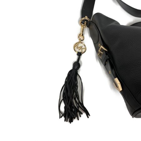  MICHAEL KORS マイケルコース フリンジ付き　バケツ型ショルダーバッグ 30S9GOKM2L ブラック
