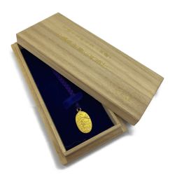 ◆◆   平成15年干支「未歳」七福神招福小判根付　ストラップ　木箱入り　18金製　4.4ｇ Bランク