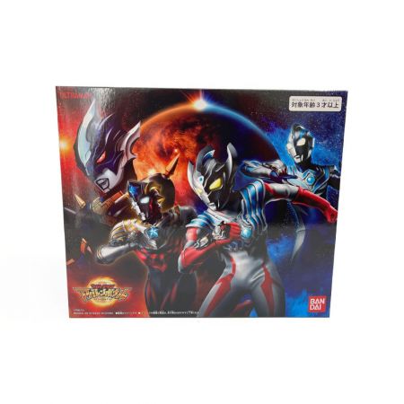  バンダイ　BANDAI ウルトラマン　アバレンボウル　メダルホルダー＆メダル24枚　【未開封品】