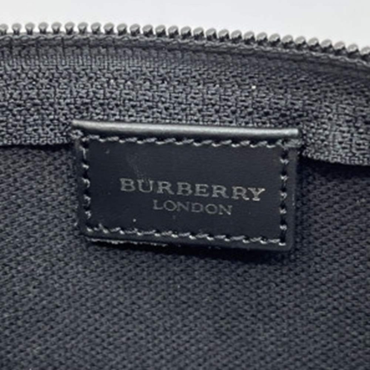 中古】 BURBERRY LONDON バーバリーロンドン ハンドポーチ PVC ノバ