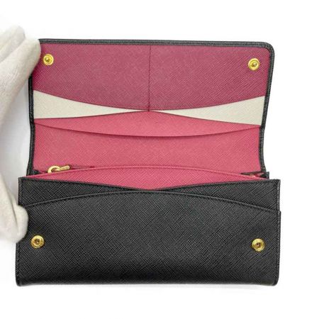 PRADA プラダ 長財布　サフィアーノ　メタルオロ　パスケース付 1MH132 ブラック x ネロ イビスコ