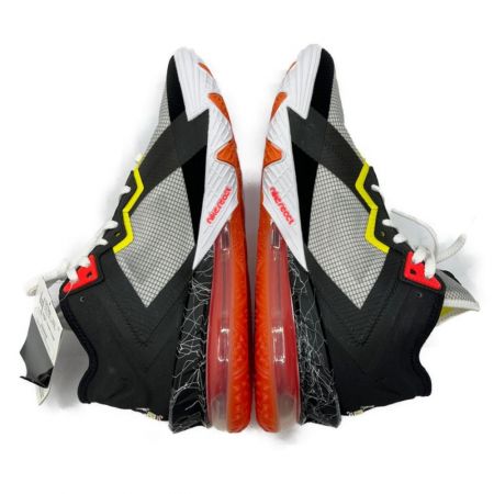  NIKE ナイキ スニーカー　ローカット　29ｃｍ　レブロン 18　シルベスター×トゥイーティー CV7562-103 ホワイト×ブラック