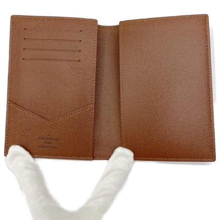  LOUIS VUITTON ルイヴィトン クーヴェルテュール・パスポール パスポートケース モノグラム M64502 ブラウン