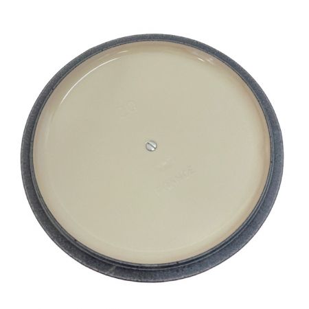  LE CREUSET ルクルーゼ 両手鍋　ホーロー鍋　20cm　2.4L　ガス・IH対応 オレンジ