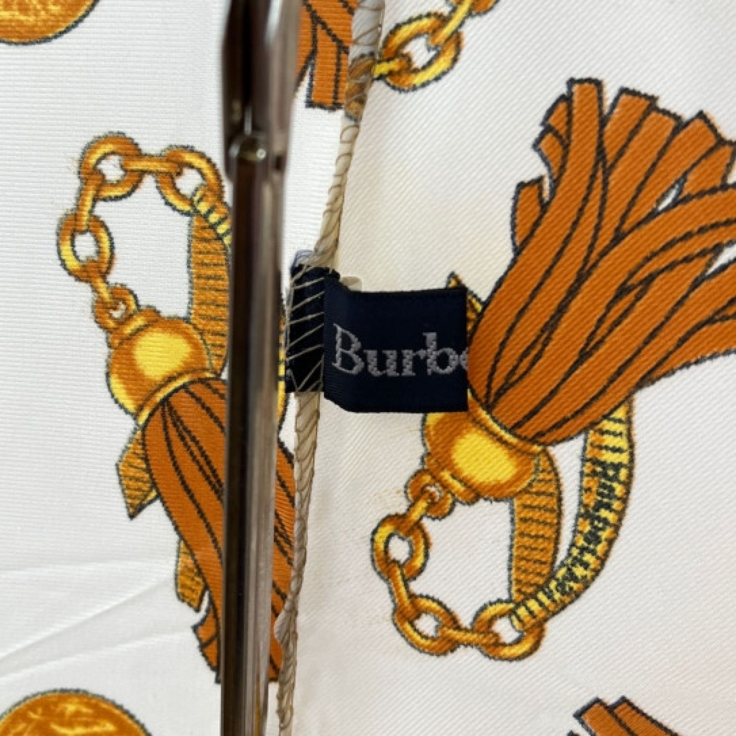 中古】 BURBERRY バーバリー 折り畳み傘 チェーン・コイン柄 ホワイト