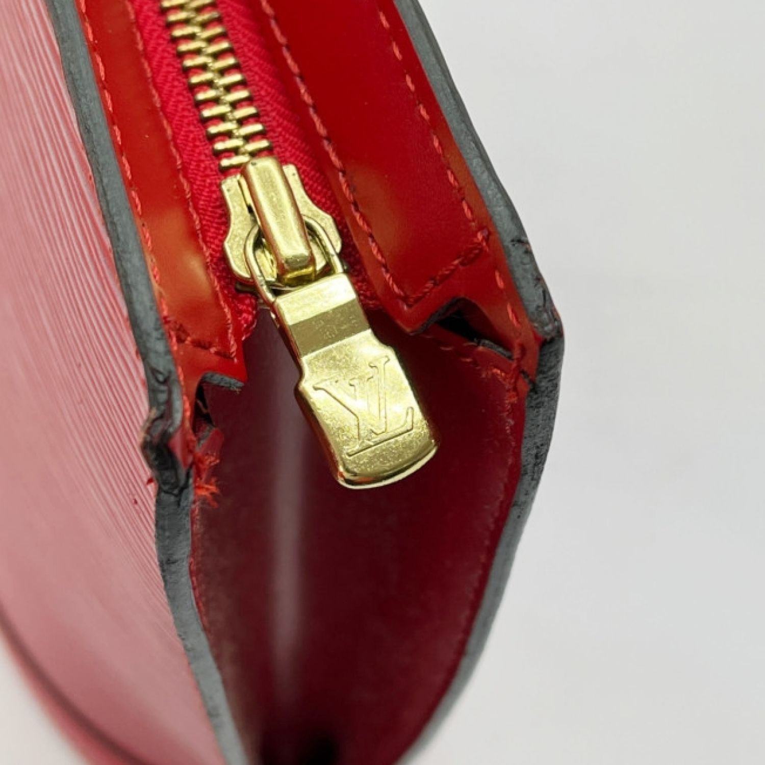 【美品希少】Louis Vuittonサンジャック　エピ　レッドブラウン正規袋付属致します