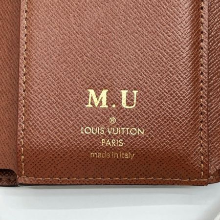  LOUIS VUITTON ルイヴィトン モノグラム ポルトフォイユ・ヴィクトリーヌ 3つ折り財布 イニシャル入 M62472 ブラウン