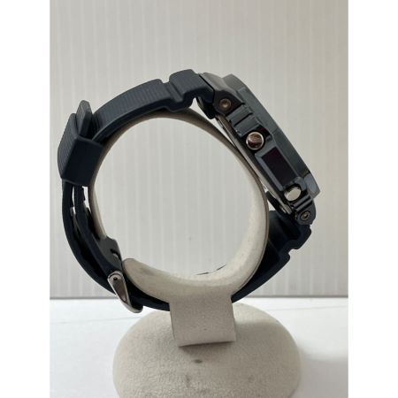  CASIO カシオ Gショック　腕時計　メタルベゼルモデル　 GM-2100N