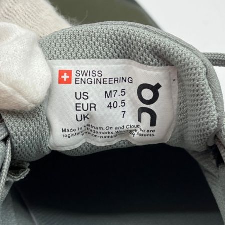  on トレイルランニングシューズ スニーカー M7.5(25.5cm) 2299761M オリーブ