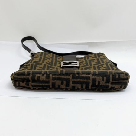  FENDI フェンディ マンマバゲット ショルダーバッグ 肩掛け ズッカ 234826727-008 ブラウン