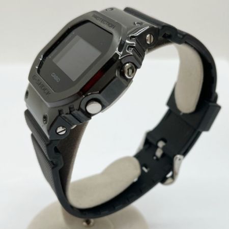 CASIO カシオ ジーショック G-SHOCK メタルカバー GM-5600B ブラック