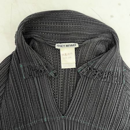  ISSEY MIYAKE イッセイミヤケ 半袖カットソー プリーツ グリーンステッチ Mサイズ IM21-F JO31 ブラック