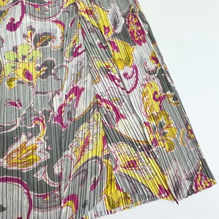  ISSEY MIYAKE イッセイミヤケ プリーツスカート レディース グレー×イエロー×ピンク