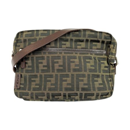  FENDI フェンディ ショルダーバッグ 鞄 ズッカ キズ有 16161 001 ブラウン