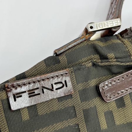  FENDI フェンディ ショルダーバッグ 鞄 ズッカ キズ有 16161 001 ブラウン