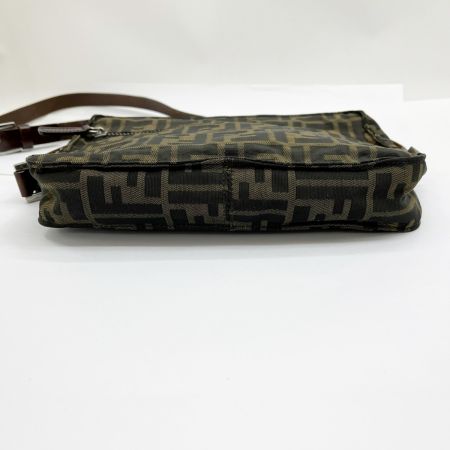  FENDI フェンディ ショルダーバッグ 鞄 ズッカ キズ有 16161 001 ブラウン