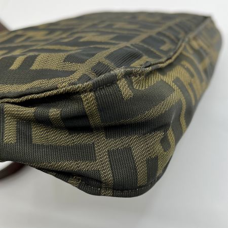  FENDI フェンディ ショルダーバッグ 鞄 ズッカ キズ有 16161 001 ブラウン