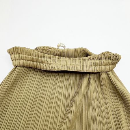  ISSEY MIYAKE イッセイミヤケ プリーツスカート プリーツプリーズ サイズ３ ミセス  カーキ