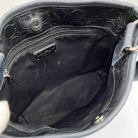  Salvatore Ferragamo サルヴァトーレフェラガモ ショルダーバッグ 色褪せスレあり AU-21/B402 ブラック