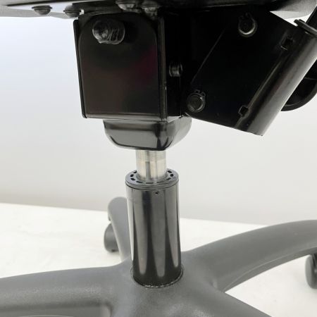  アユール・チェア キャスタータイプ オクトパス チェア 1人掛け 姿勢改善・腰痛対策 ブラック