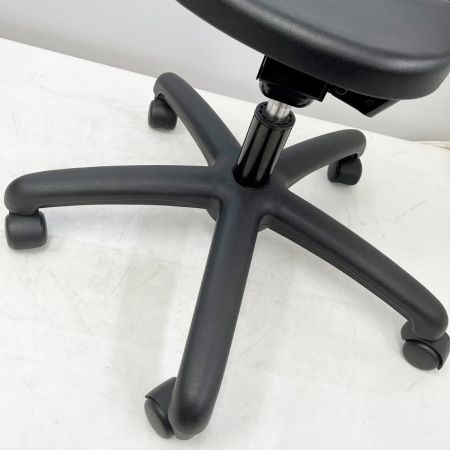  アユール・チェア キャスタータイプ オクトパス チェア 1人掛け 姿勢改善・腰痛対策 ブラック